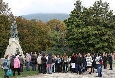 Пятигорск отметил дни рождения Лермонтова и Хетагурова двумя поэтическими митингами Пятигорск отметил дни рождения Лермонтова и Хетагурова двумя поэтическими митингами