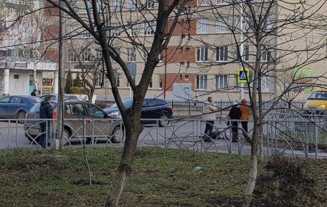 В Ставрополе водитель автомобиля «Лада» сбил пожилую женщину и попытался скрыться В Ставрополе водитель автомобиля «Лада» сбил пожилую женщину и попытался скрыться