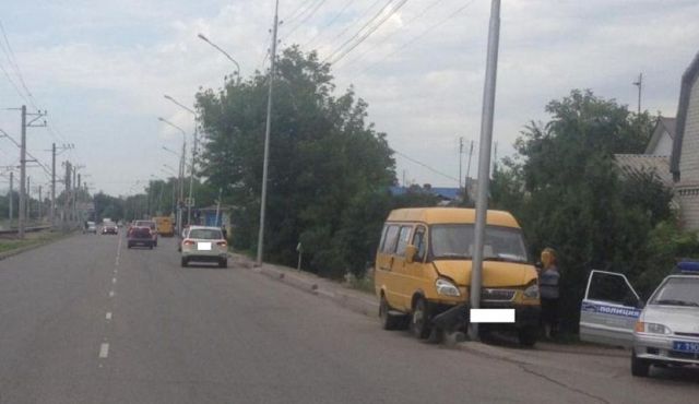 В Ессентуках водитель маршрутки во время движения умер от сердечного приступа В Ессентуках водитель маршрутки во время движения умер от сердечного приступа