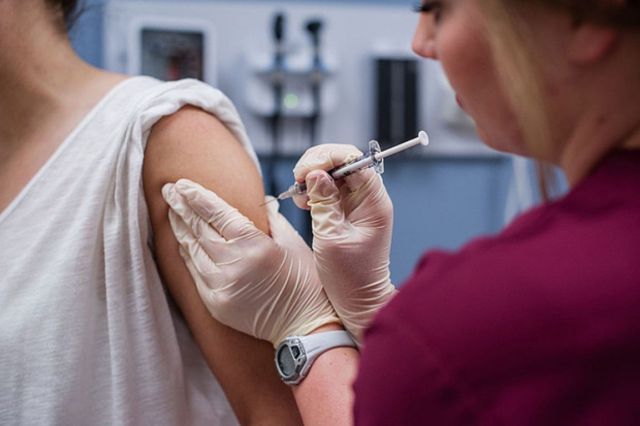 Несколько сотен ставропольцев записались на вакцинацию от коронавируса Несколько сотен ставропольцев записались на вакцинацию от коронавируса