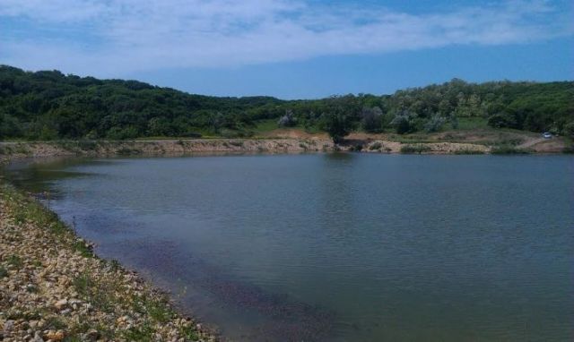 Водолазы достали со дна Таманского пруда утопленника Водолазы достали со дна Таманского пруда утопленника
