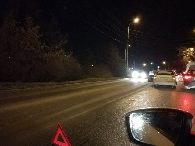 В эти минуты крупный затор образовался на Михайловском шоссе Ставрополя В эти минуты крупный затор образовался на Михайловском шоссе Ставрополя