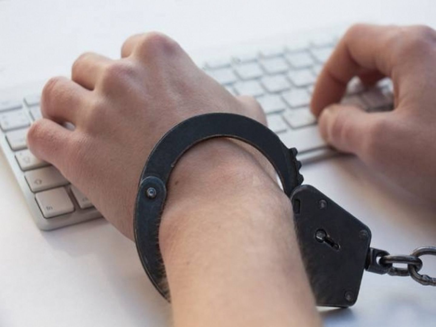Госдума предложит сажать за отказ удалять из интернета незаконную информацию Госдума предложит сажать за отказ удалять из интернета незаконную информацию