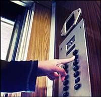 В многоэтажке на улице Пирогова вчера искали бомбу В многоэтажке на улице Пирогова вчера искали бомбу