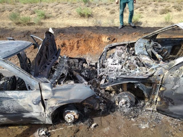 Ставрополец спас людей из горящего автомобиля Ставрополец спас людей из горящего автомобиля