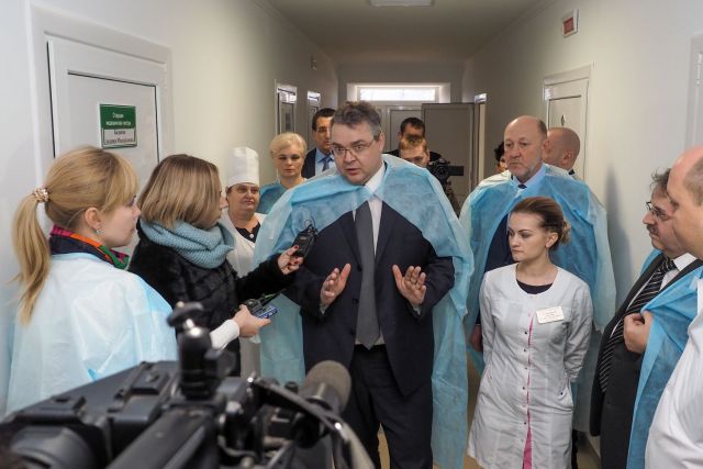 Губернатор края проверил качество капремонта, проведённого в Благодарненской райбольнице Губернатор края проверил качество капремонта, проведённого в Благодарненской райбольнице