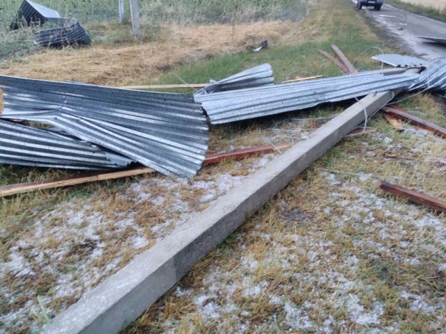В Минераловодском округе ликвидируют последствия града и сильного ветра В Минераловодском округе ликвидируют последствия града и сильного ветра