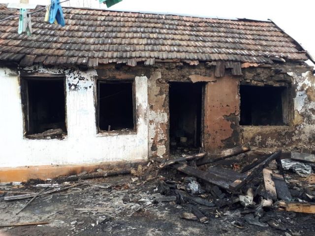 В Кочубеевском районе Ставрополья при пожаре в частном доме погибла 5-летняя девочка В Кочубеевском районе Ставрополья при пожаре в частном доме погибла 5-летняя девочка