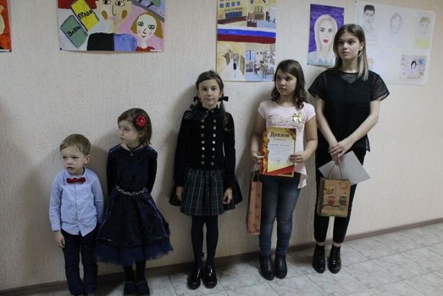 Дети судей Ставрополья нарисовали своих родителей на рабочих местах Дети судей Ставрополья нарисовали своих родителей на рабочих местах
