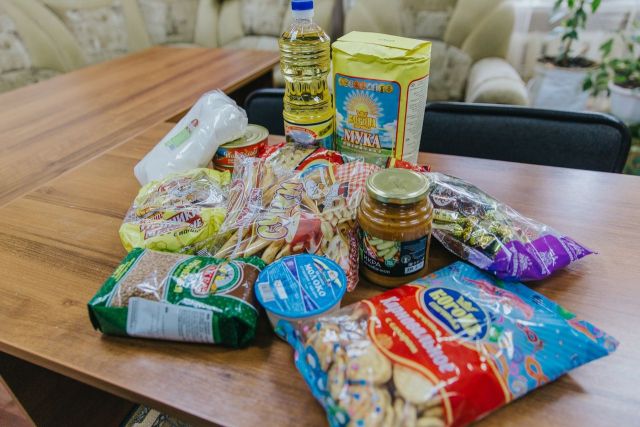 В Ставрополе идёт раздача продуктовых наборов В Ставрополе идёт раздача продуктовых наборов