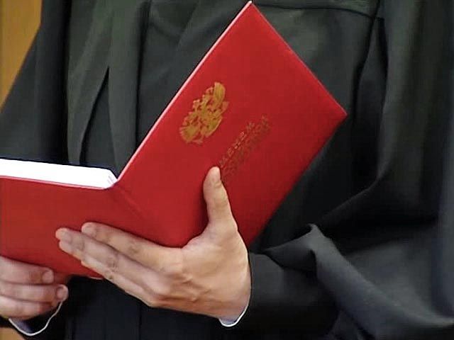 На Ставрополье осудили мошенницу, которая сдавала в ломбард золото своих подруг На Ставрополье осудили мошенницу, которая сдавала в ломбард золото своих подруг