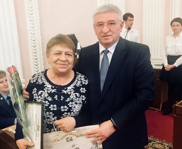 В Ставрополе охранника детсада наградили за задержание неадекватного мужчины В Ставрополе охранника детсада наградили за задержание неадекватного мужчины