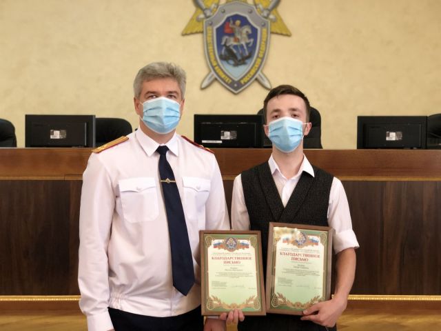 В Ставрополе наградили медиков, которые спасли жизнь раненому мужчине В Ставрополе наградили медиков, которые спасли жизнь раненому мужчине