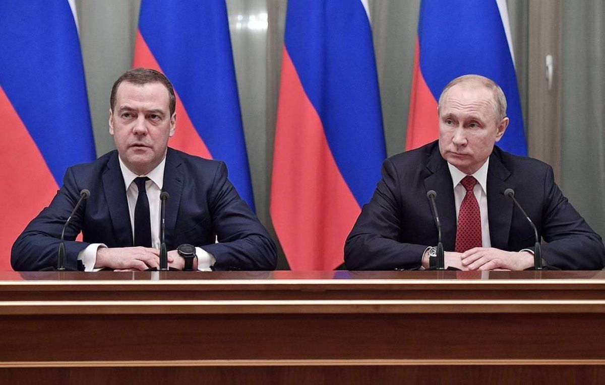 Правительство России подало в отставку Правительство России подало в отставку