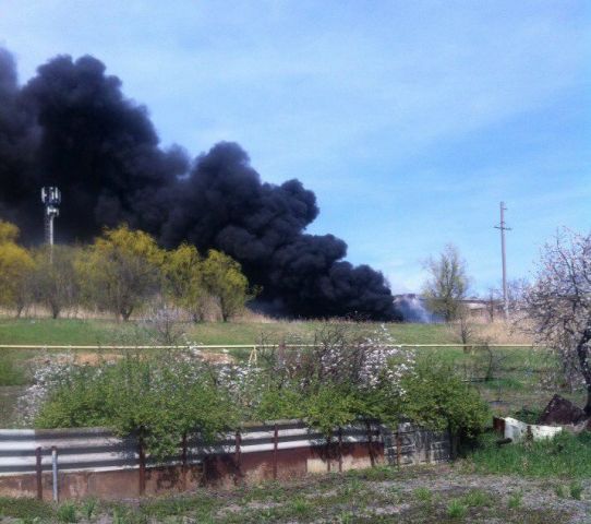 Ставропольцы заметили на Старомарьевском шоссе густой чёрный дым Ставропольцы заметили на Старомарьевском шоссе густой чёрный дым