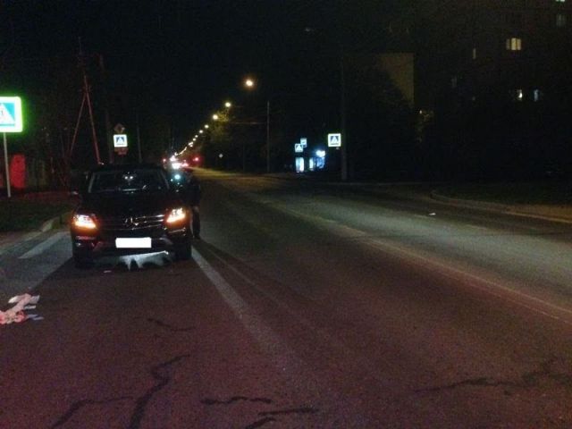 В Ставрополе водитель внедорожника сбил на пешеходном переходе женщину В Ставрополе водитель внедорожника сбил на пешеходном переходе женщину