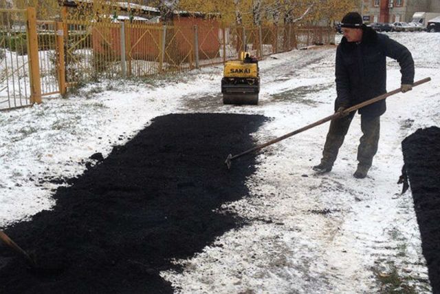 В России дорожникам официально разрешат класть асфальт в дождь и снег В России дорожникам официально разрешат класть асфальт в дождь и снег