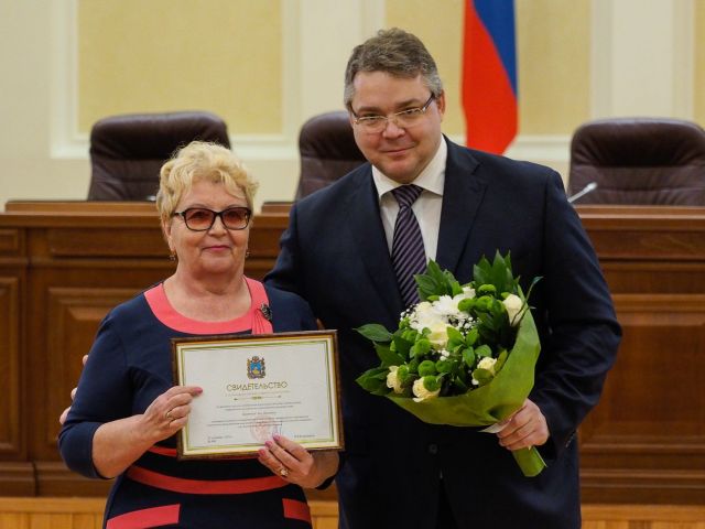 На Ставрополье ко Дню Конституции вручили государственные награды На Ставрополье ко Дню Конституции вручили государственные награды