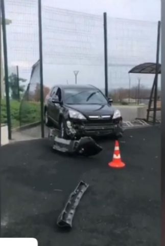 На Ставрополье водитель внедорожника упал на спортивную площадку с подпорной стены На Ставрополье водитель внедорожника упал на спортивную площадку с подпорной стены
