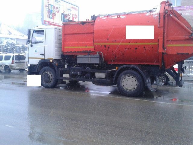 В Ставрополе под колёсами мусоровоза погибла пожилая женщина В Ставрополе под колёсами мусоровоза погибла пожилая женщина
