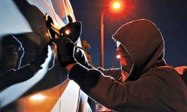Ставрополец за одну ночь ограбил четыре автомобиля Ставрополец за одну ночь ограбил четыре автомобиля