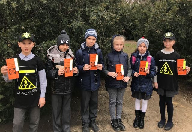 На Ставрополье «Светящийся патруль» проверяет наличие световозвращателей у детей и взрослых На Ставрополье «Светящийся патруль» проверяет наличие световозвращателей у детей и взрослых
