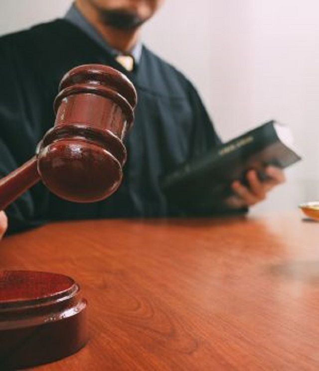 К 3 годам заключения и многомиллионным штрафам приговорили бывших следователя и адвоката в Ставрополе