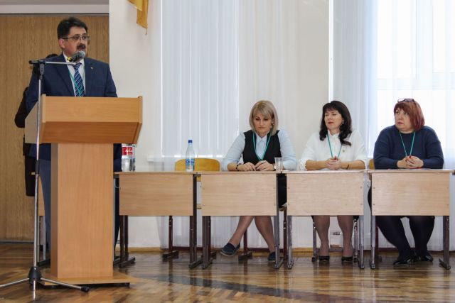 Лучший директор школы Ставропольского края работает в Кочубеевском районе Лучший директор школы Ставропольского края работает в Кочубеевском районе