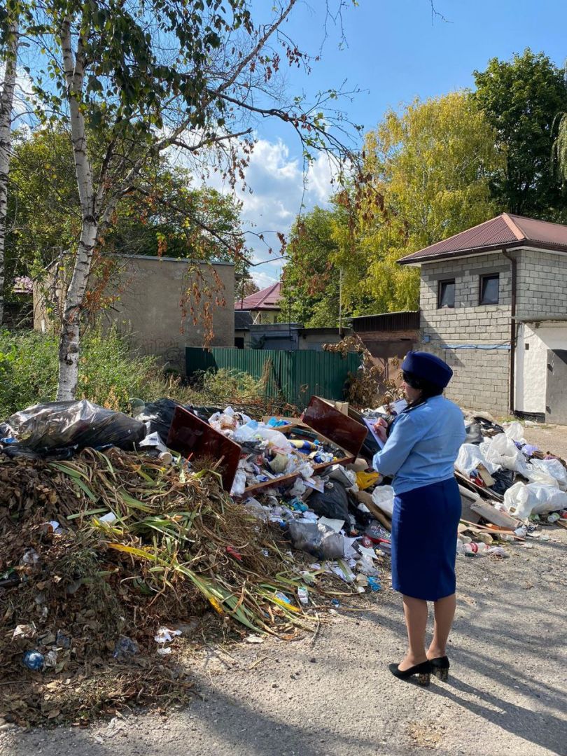 Прокуратура обязала администрацию Предгорья убрать несанкционированную свалку