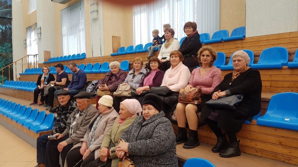 В Предгорном округе Дружные соседи посещают кисловодский дельфинарий