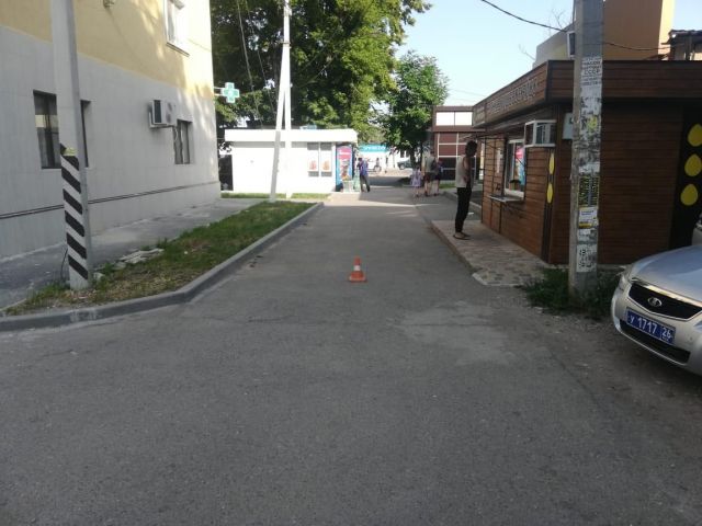 Водитель грузовика сбил женщину в Георгиевске и уехал, не заметив случившегося Водитель грузовика сбил женщину в Георгиевске и уехал, не заметив случившегося