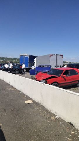 На Ставрополье в ДТП с 8 машинами погибло 2 человека На Ставрополье в ДТП с 8 машинами погибло 2 человека