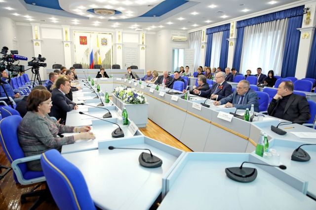В Думе Ставропольского края обсудили развитие здравоохранения В Думе Ставропольского края обсудили развитие здравоохранения