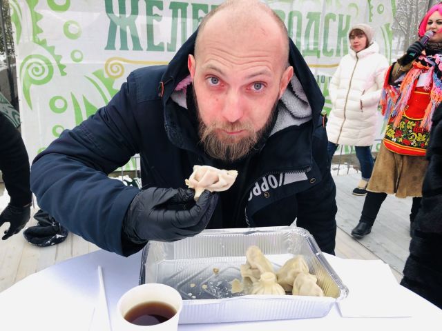 В Железноводске «Хинкали-man» съел на скорость 7 порций хинкали В Железноводске «Хинкали-man» съел на скорость 7 порций хинкали