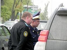 Ставрополец расстался с шестью миллионами прямо на дороге Ставрополец расстался с шестью миллионами прямо на дороге
