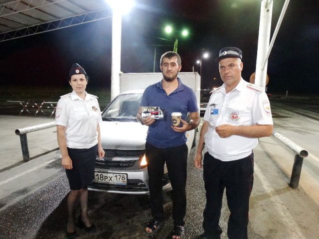 На стационарных постах Ставрополья водителям предлагают проверить здоровье и выпить бодрящего кофе На стационарных постах Ставрополья водителям предлагают проверить здоровье и выпить бодрящего кофе