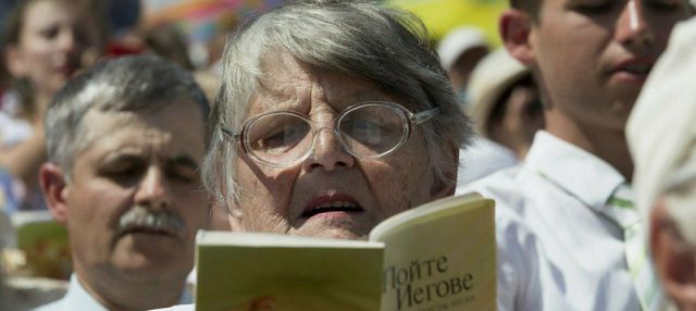 90-летнюю иеговистку Невинномысска внесли в список экстремистов 90-летнюю иеговистку Невинномысска внесли в список экстремистов