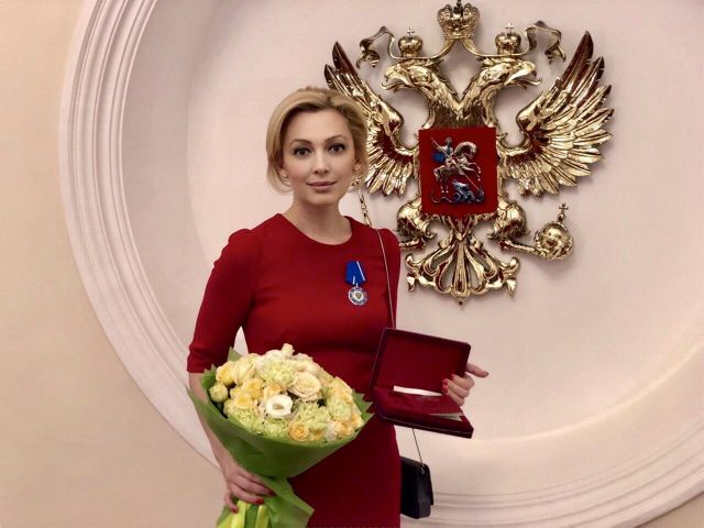 Владимир Путин наградил Ольгу Тимофееву орденом Почёта Владимир Путин наградил Ольгу Тимофееву орденом Почёта