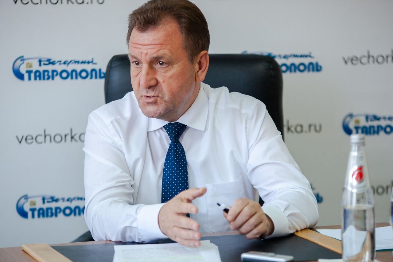 Мэр Ставрополя во время прямой линии рассказал о строительстве детсада и школы в Чапаевке Мэр Ставрополя во время прямой линии рассказал о строительстве детсада и школы в Чапаевке