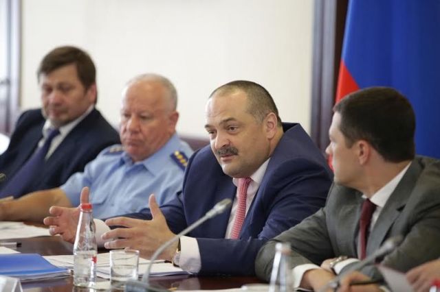 Меликов: Недооценка вопросов молодежной политики может иметь последствия Меликов: Недооценка вопросов молодежной политики может иметь последствия