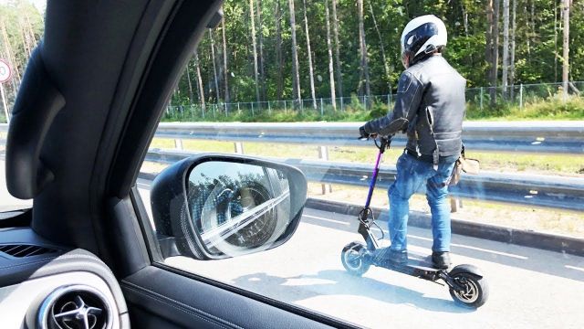 В России разработали правила движения для электросамокатов, скейтов и моноколес В России разработали правила движения для электросамокатов, скейтов и моноколес