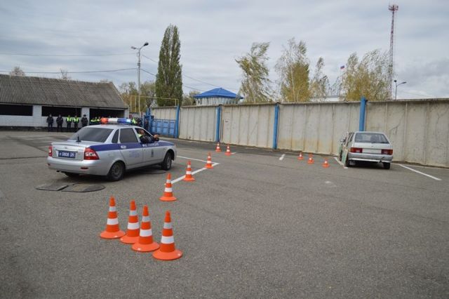 В Ставропольском крае открылся первый в России учебный полигон для обучения инспекторов ДПС В Ставропольском крае открылся первый в России учебный полигон для обучения инспекторов ДПС