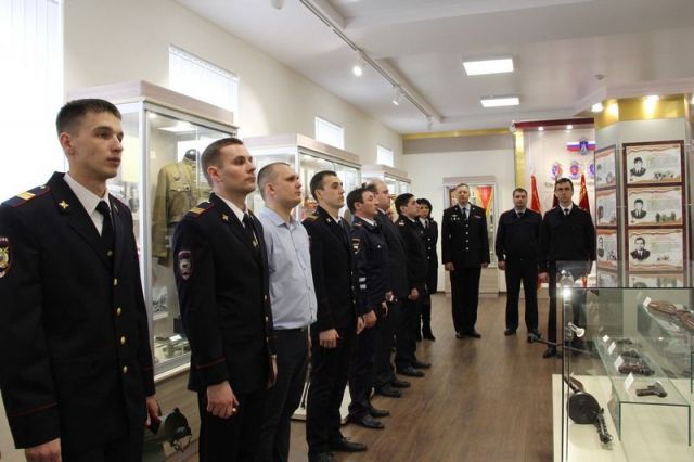 В Ставрополе молодые полицейские получили свои первые офицерские звания В Ставрополе молодые полицейские получили свои первые офицерские звания