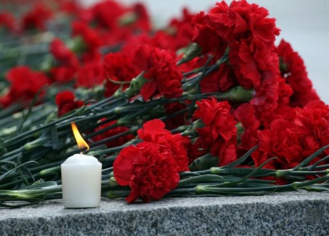 В России 28 марта объявлен общенациональный траур по погибшим в городе Кемерово В России 28 марта объявлен общенациональный траур по погибшим в городе Кемерово
