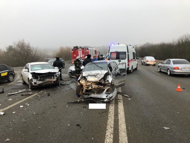 Под Ставрополем в ДТП пострадали два человека Под Ставрополем в ДТП пострадали два человека