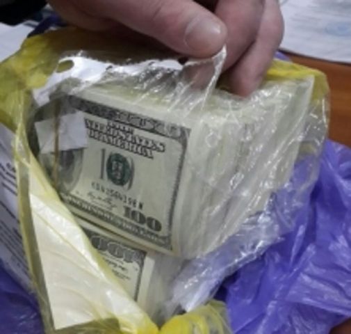 В Ставропольском крае у туристки конфисковали более 10 миллионов рублей В Ставропольском крае у туристки конфисковали более 10 миллионов рублей