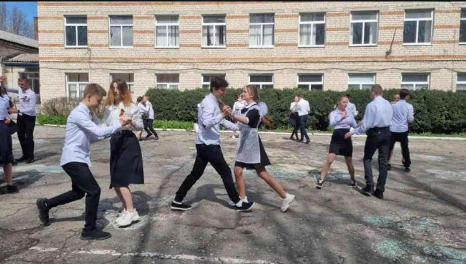 В Предгорном округе 1,5 тысячи школьников станцуют Вальс Победы