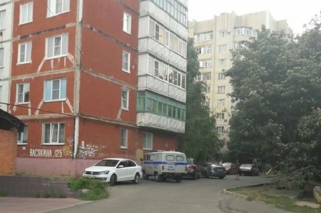 В Ставрополе из окна многоэтажки выпал мужчина В Ставрополе из окна многоэтажки выпал мужчина
