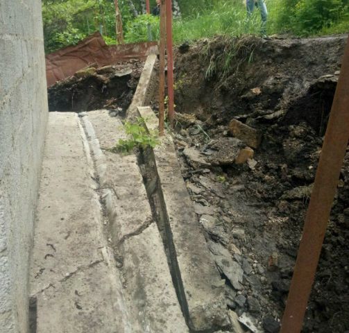 Из-за дождей в дачном товариществе Ставрополя сошёл оползень Из-за дождей в дачном товариществе Ставрополя сошёл оползень