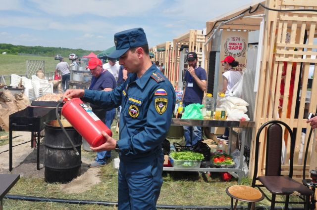 В Ессентуках за пожарной безопасностью фестиваля «Pyro Five Peaks 2019» следит МЧС России В Ессентуках за пожарной безопасностью фестиваля «Pyro Five Peaks 2019» следит МЧС России